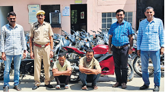 बाइक चोर गैंग पकड़ी, 80 बाइक उड़ाईं; 51 बरामद